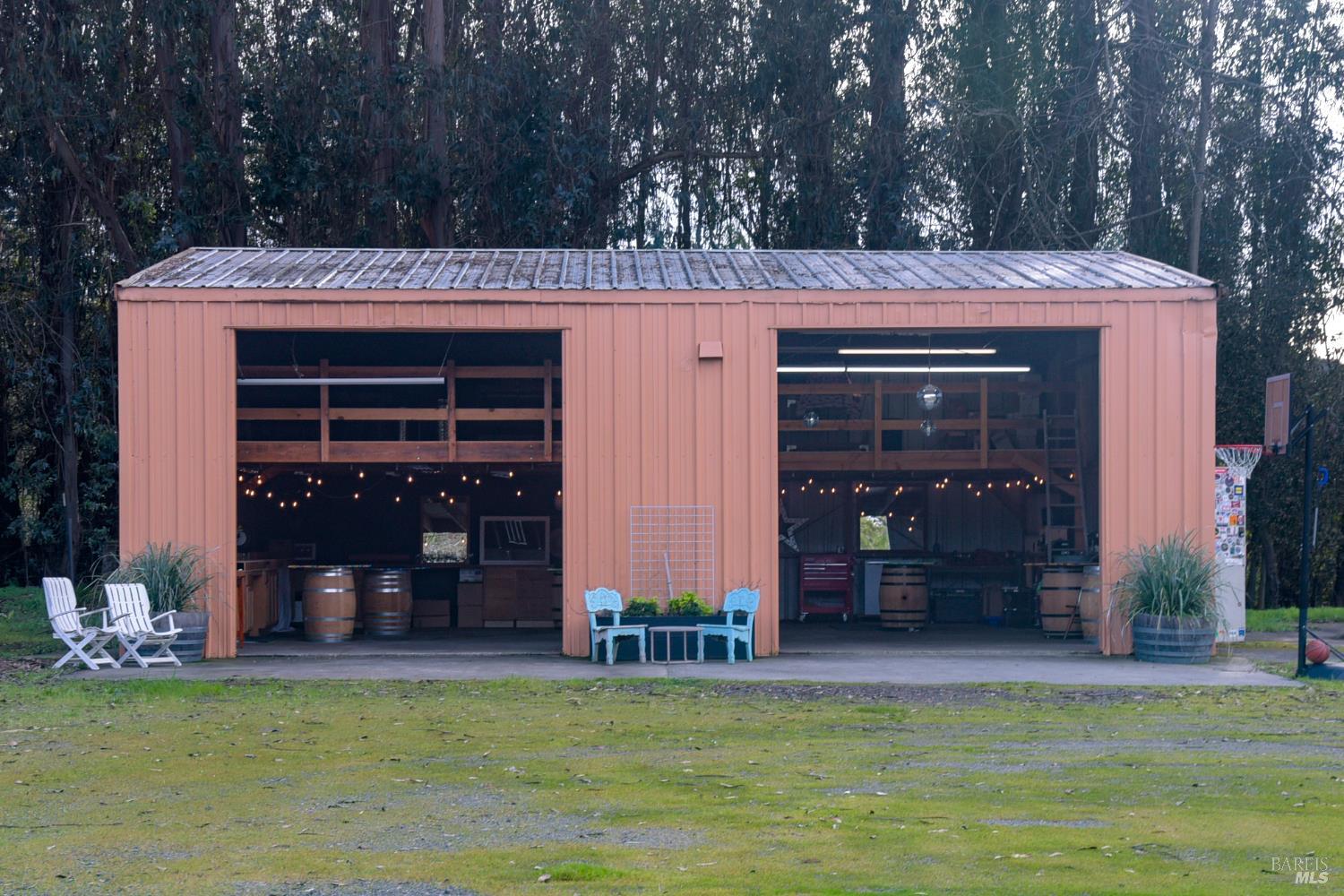 Detail Gallery Image 2 of 47 For 2103 Bodega Ave, Petaluma,  CA 94952 - 3 Beds | 2 Baths