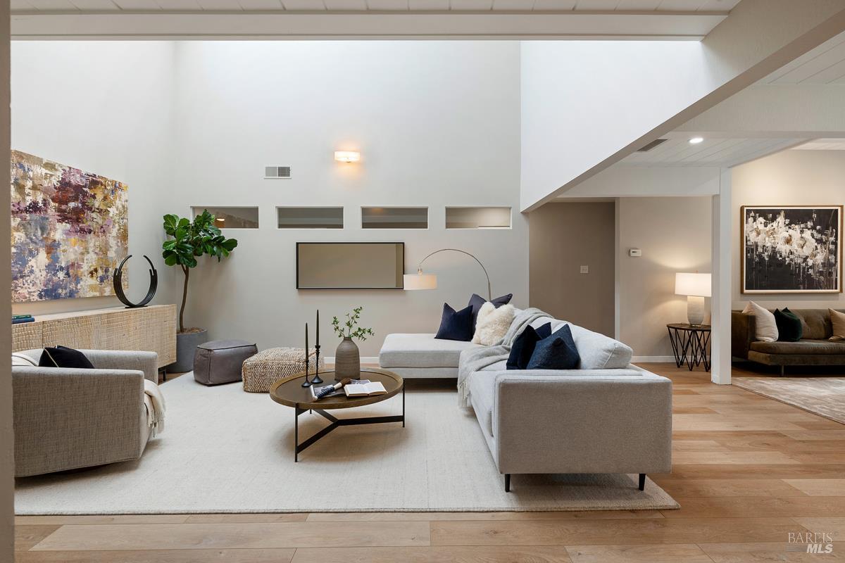 Detail Gallery Image 6 of 87 For 829 Del Ganado Rd, San Rafael,  CA 94903 - 4 Beds | 2 Baths