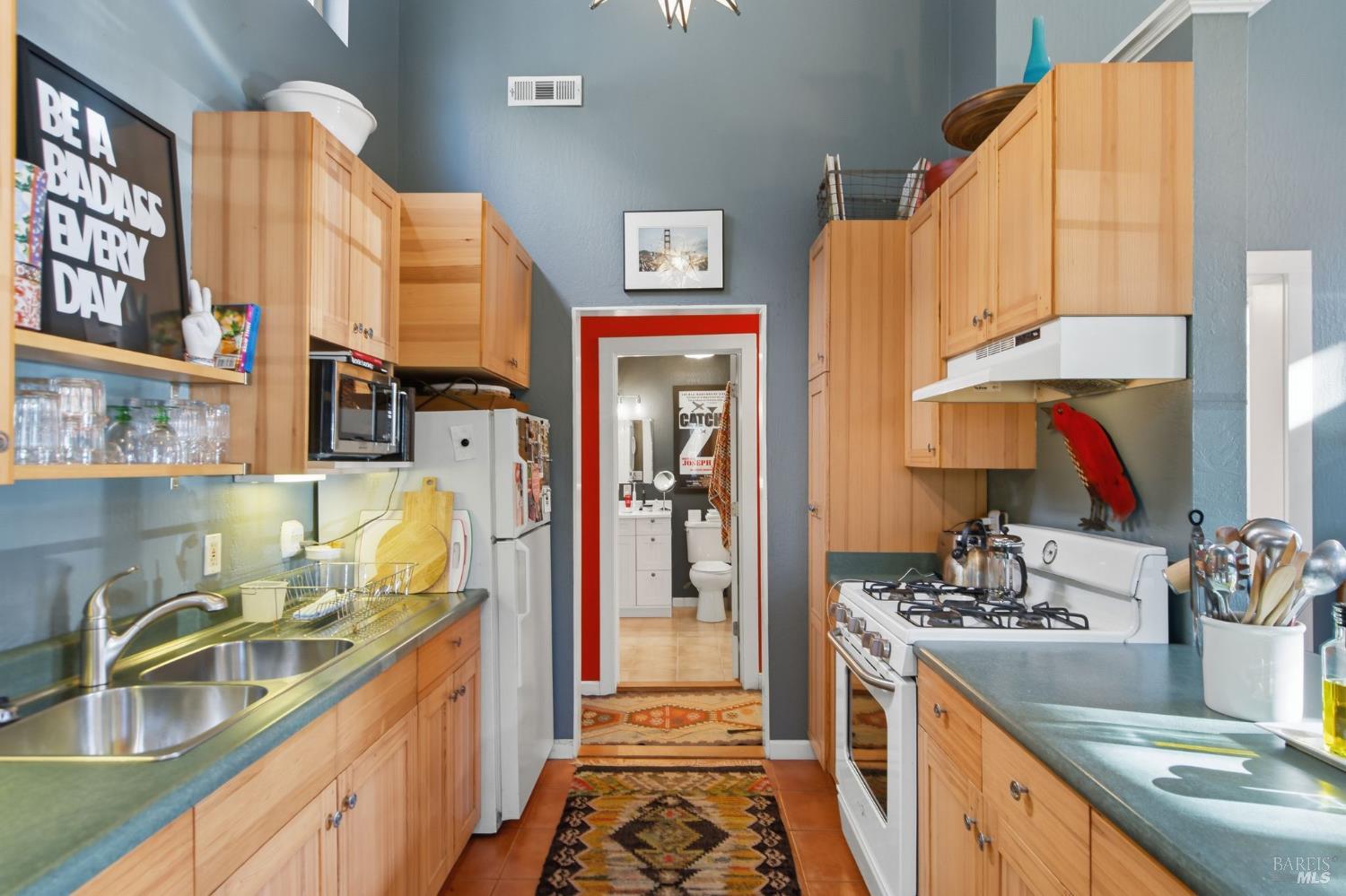 Detail Gallery Image 7 of 8 For 2 Florence Ave, San Anselmo,  CA 94960 - – Beds | – Baths