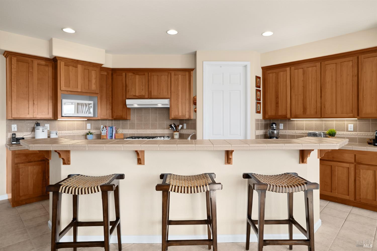 Detail Gallery Image 13 of 61 For 5870 Sailing Hawk Ave, Santa Rosa,  CA 95409 - 4 Beds | 4/1 Baths