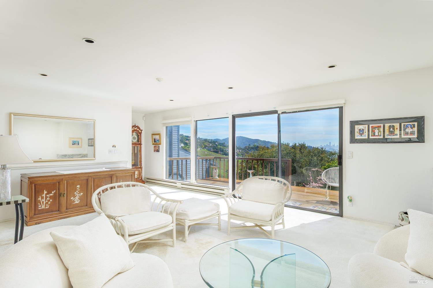 Detail Gallery Image 6 of 30 For 80 Lyford Dr #1,  Tiburon,  CA 94920 - 2 Beds | 2 Baths