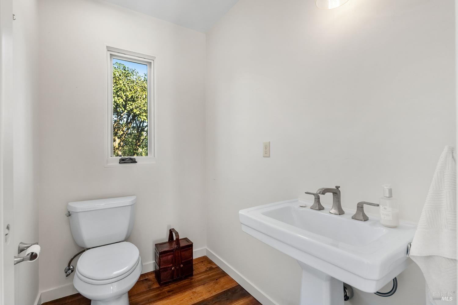 Detail Gallery Image 19 of 36 For 1100 Rutherford Rd, Rutherford,  CA 94573 - 3 Beds | 2/1 Baths