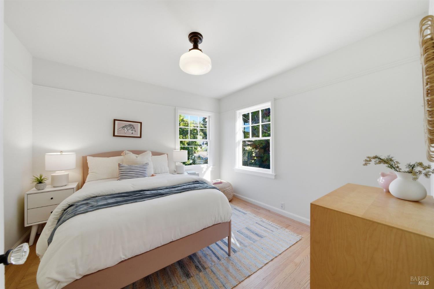 Detail Gallery Image 17 of 42 For 26 Hawthorne Ave, San Anselmo,  CA 94960 - 2 Beds | 2 Baths