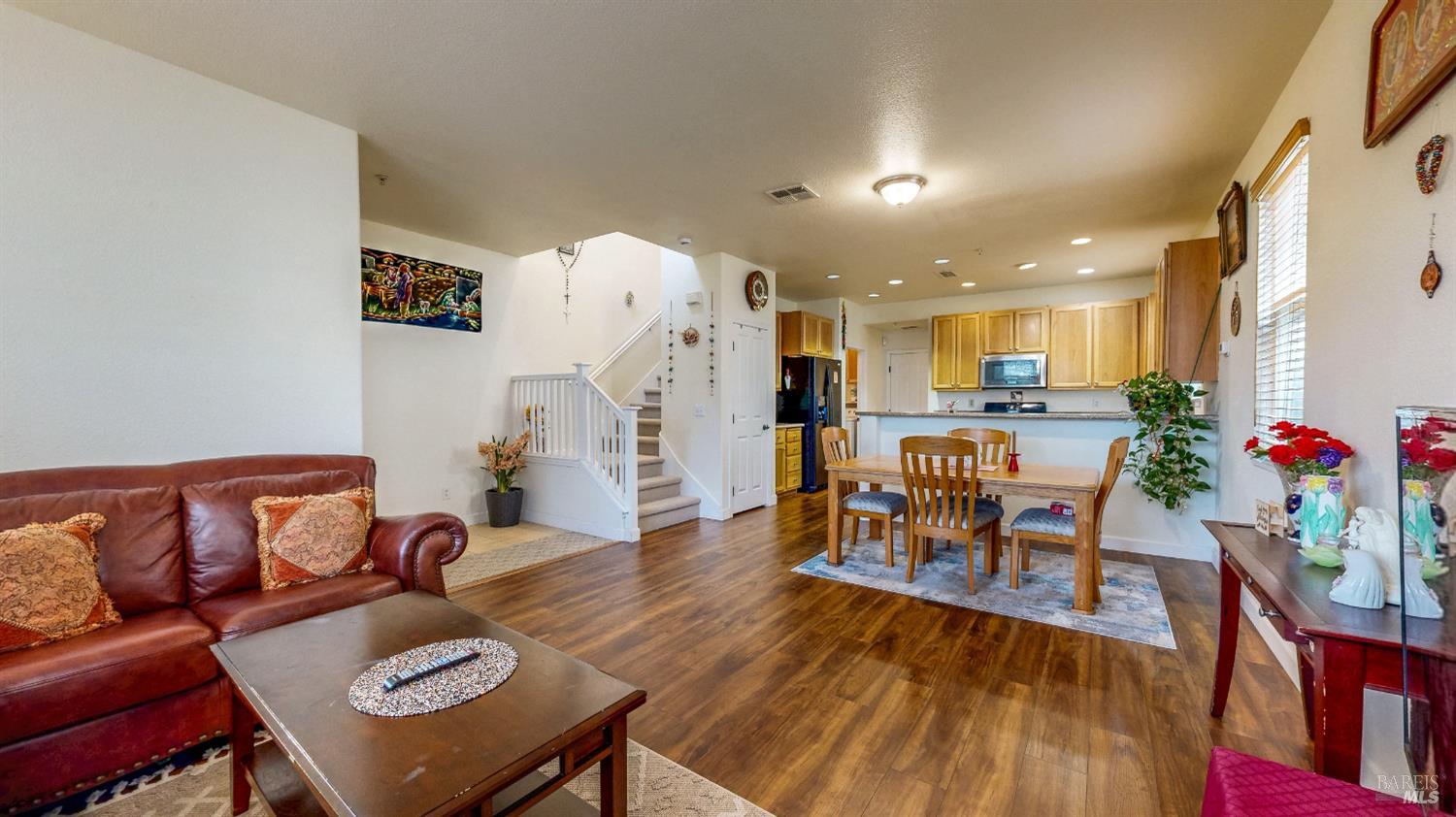 Detail Gallery Image 8 of 46 For 6698 Santero Way, Cotati,  CA 94931 - 3 Beds | 2/1 Baths