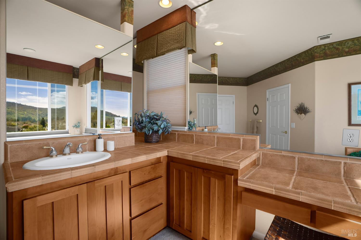 Detail Gallery Image 42 of 61 For 5870 Sailing Hawk Ave, Santa Rosa,  CA 95409 - 4 Beds | 4/1 Baths