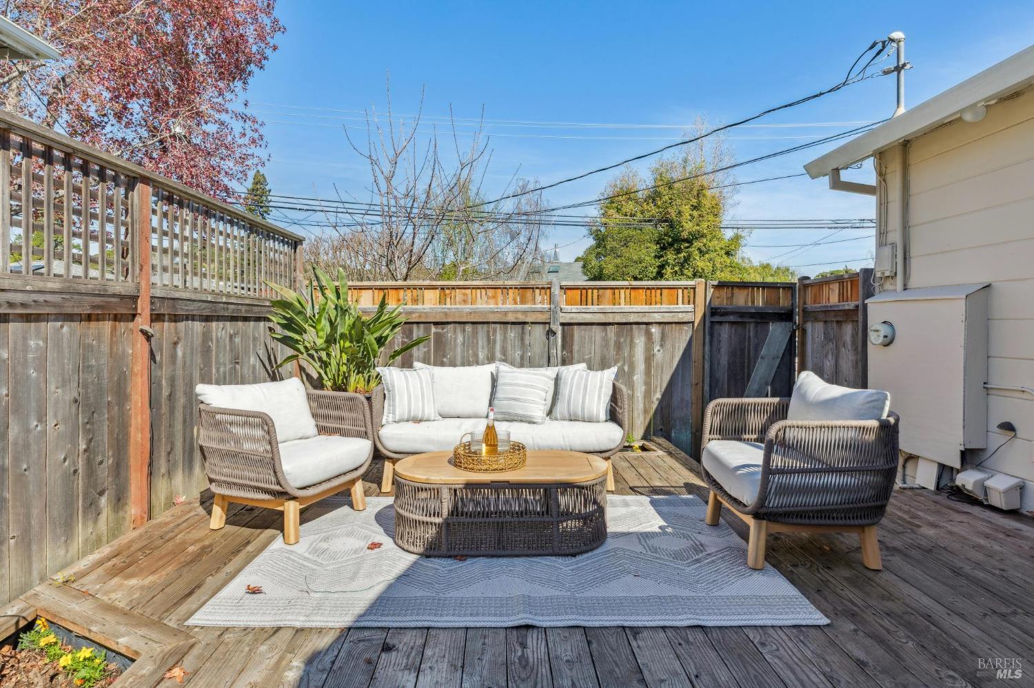 Detail Gallery Image 37 of 59 For 290 Sycamore Ave, Mill Valley,  CA 94941 - 4 Beds | 2 Baths