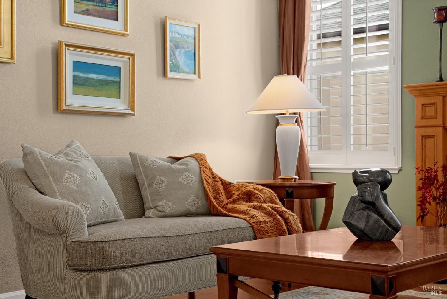 Detail Gallery Image 9 of 61 For 5870 Sailing Hawk Ave, Santa Rosa,  CA 95409 - 4 Beds | 4/1 Baths