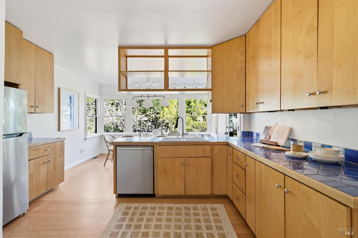 Detail Gallery Image 14 of 42 For 26 Hawthorne Ave, San Anselmo,  CA 94960 - 2 Beds | 2 Baths