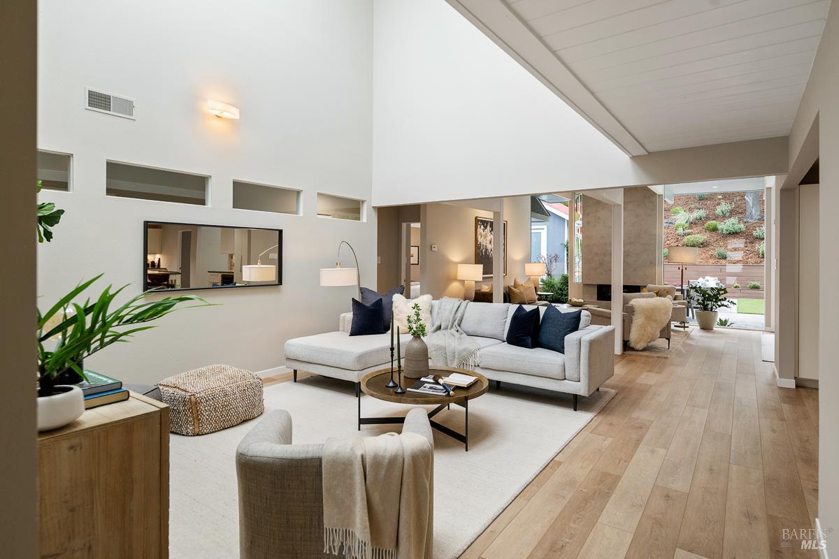 Detail Gallery Image 5 of 87 For 829 Del Ganado Rd, San Rafael,  CA 94903 - 4 Beds | 2 Baths