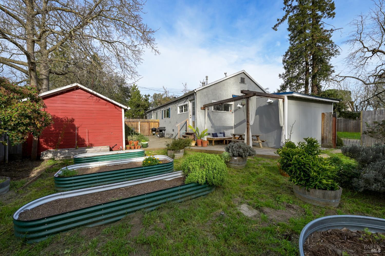 Detail Gallery Image 31 of 47 For 2103 Bodega Ave, Petaluma,  CA 94952 - 3 Beds | 2 Baths