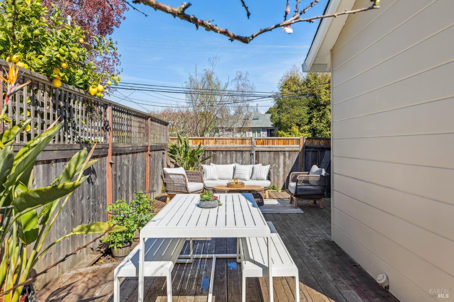 Detail Gallery Image 39 of 59 For 290 Sycamore Ave, Mill Valley,  CA 94941 - 4 Beds | 2 Baths