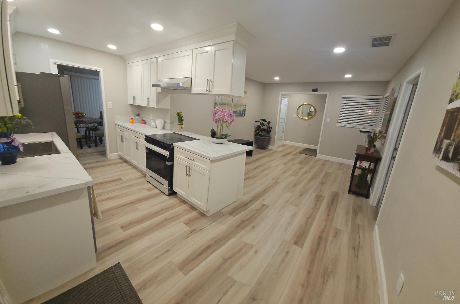 Detail Gallery Image 5 of 18 For 116 Bret Harte Way, Vallejo,  CA 94589 - 4 Beds | 2 Baths