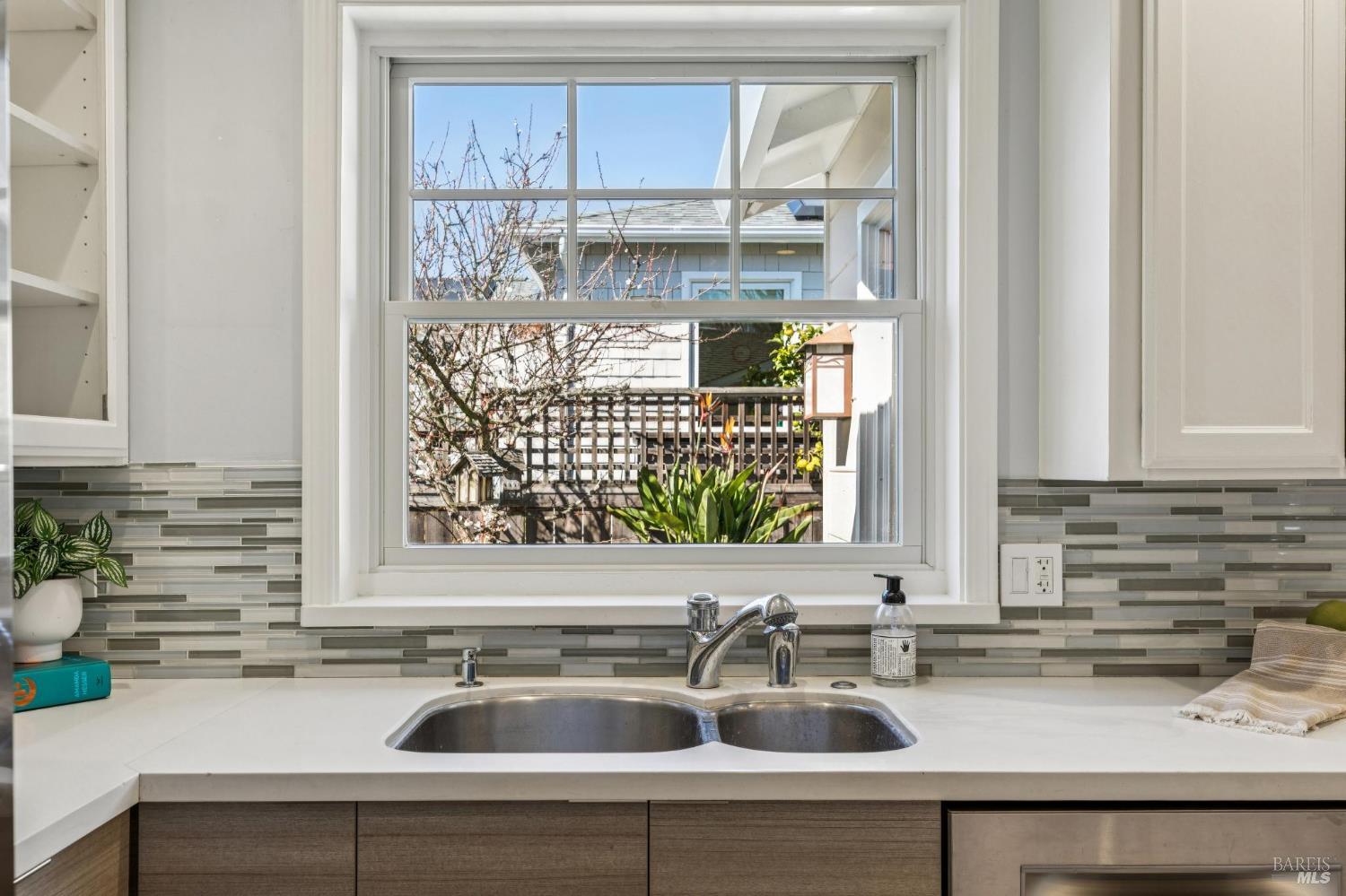 Detail Gallery Image 23 of 59 For 290 Sycamore Ave, Mill Valley,  CA 94941 - 4 Beds | 2 Baths