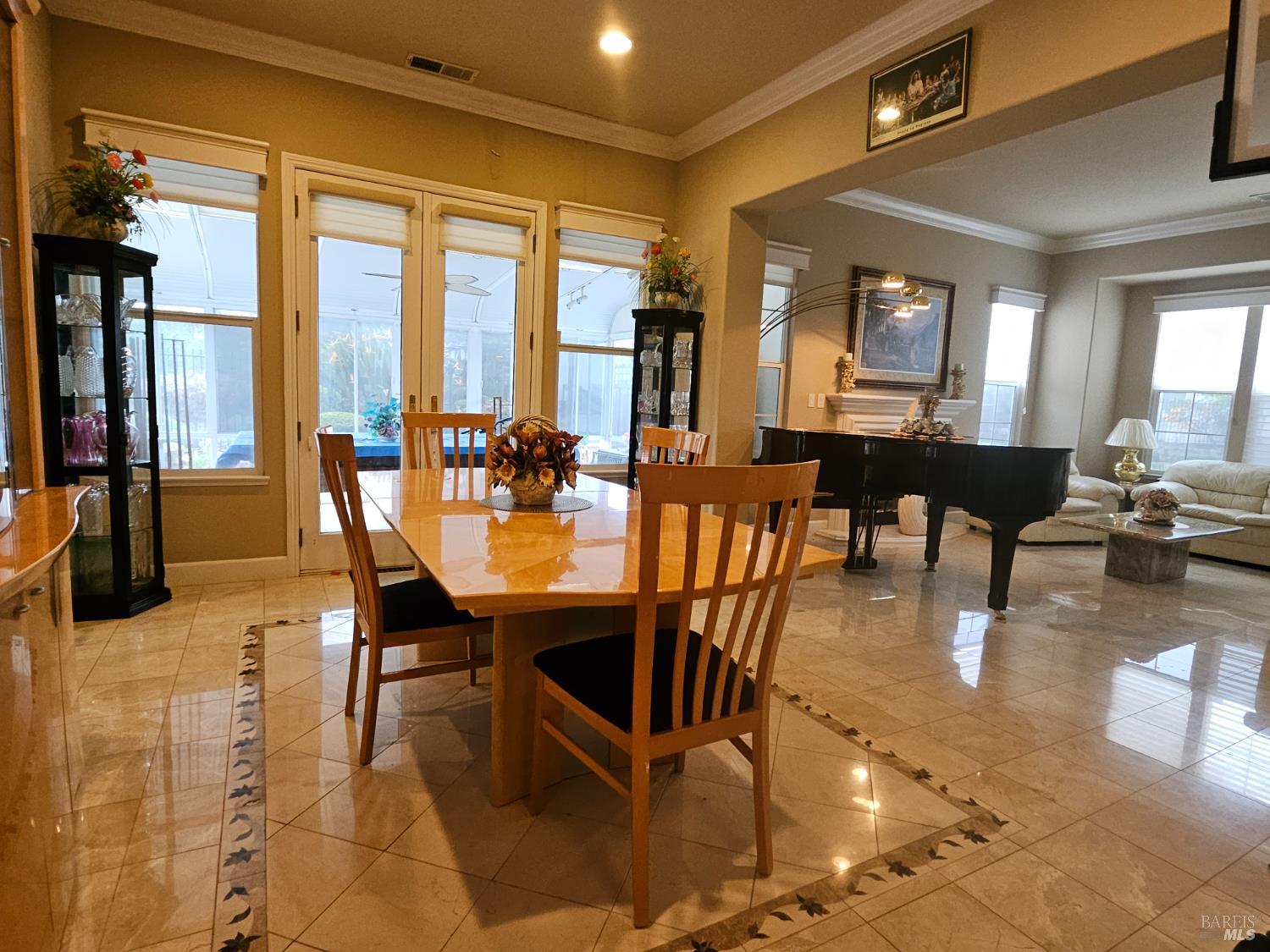 Detail Gallery Image 45 of 53 For 2901 Pebble Beach Cir, Fairfield,  CA 94534 - 6 Beds | 5/1 Baths