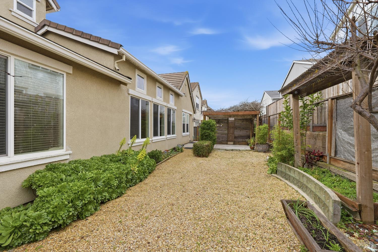 Detail Gallery Image 10 of 53 For 167 Terrazzo Ln, American Canyon,  CA 94503 - 4 Beds | 3/1 Baths