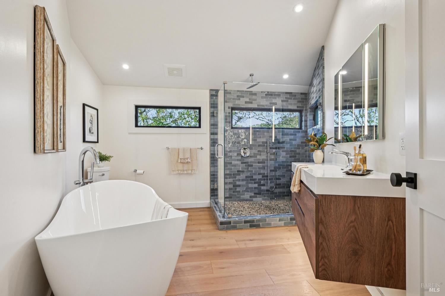 Detail Gallery Image 28 of 62 For 1160 Dance Dr, Sonoma,  CA 95476 - 3 Beds | 2/1 Baths