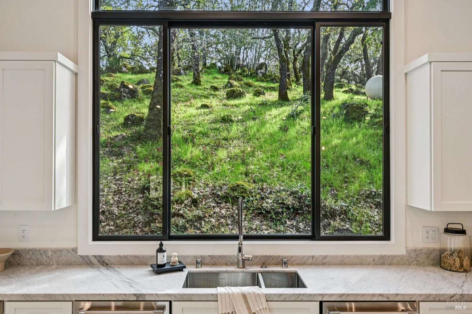 Detail Gallery Image 18 of 62 For 1160 Dance Dr, Sonoma,  CA 95476 - 3 Beds | 2/1 Baths