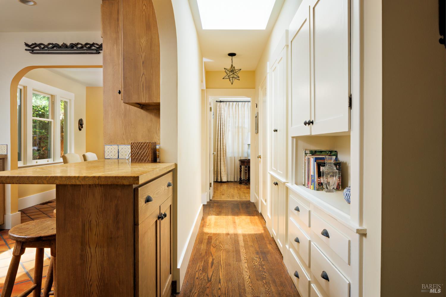 Detail Gallery Image 8 of 34 For 177 Miller Ave, Mill Valley,  CA 94941 - 2 Beds | 2 Baths