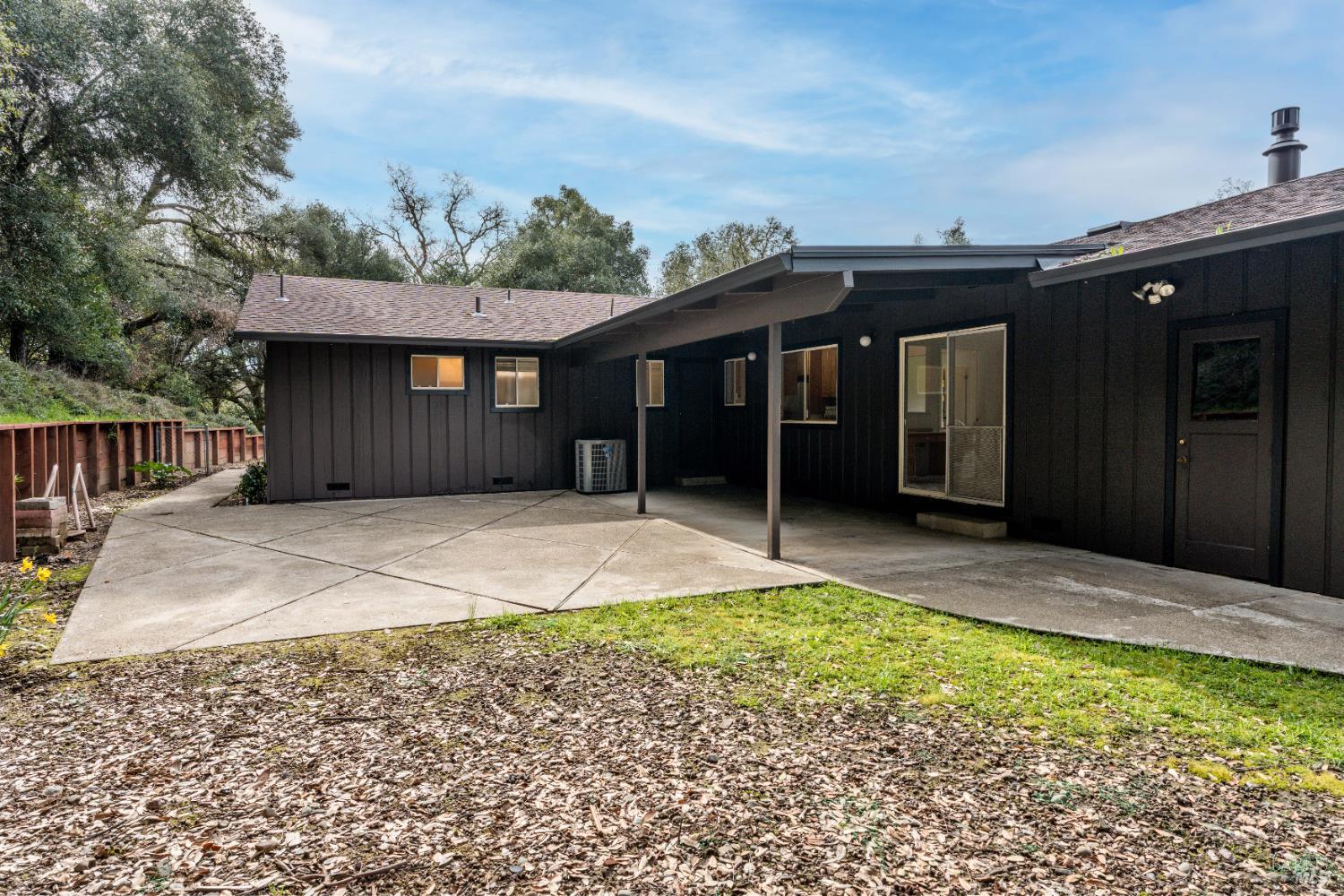 Detail Gallery Image 25 of 30 For 1261 Deerwood Dr, Ukiah,  CA 95482 - 4 Beds | 3 Baths