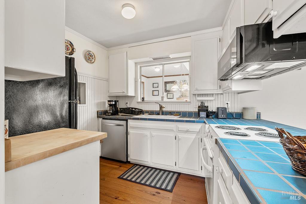 Detail Gallery Image 10 of 49 For 2336 Greenbriar Way, Santa Rosa,  CA 95409 - 3 Beds | 2 Baths