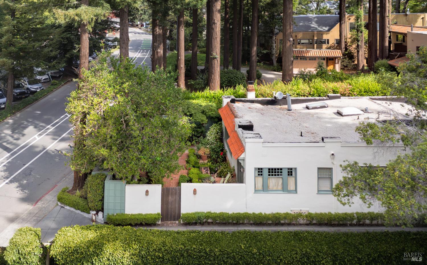 Detail Gallery Image 30 of 34 For 177 Miller Ave, Mill Valley,  CA 94941 - 2 Beds | 2 Baths