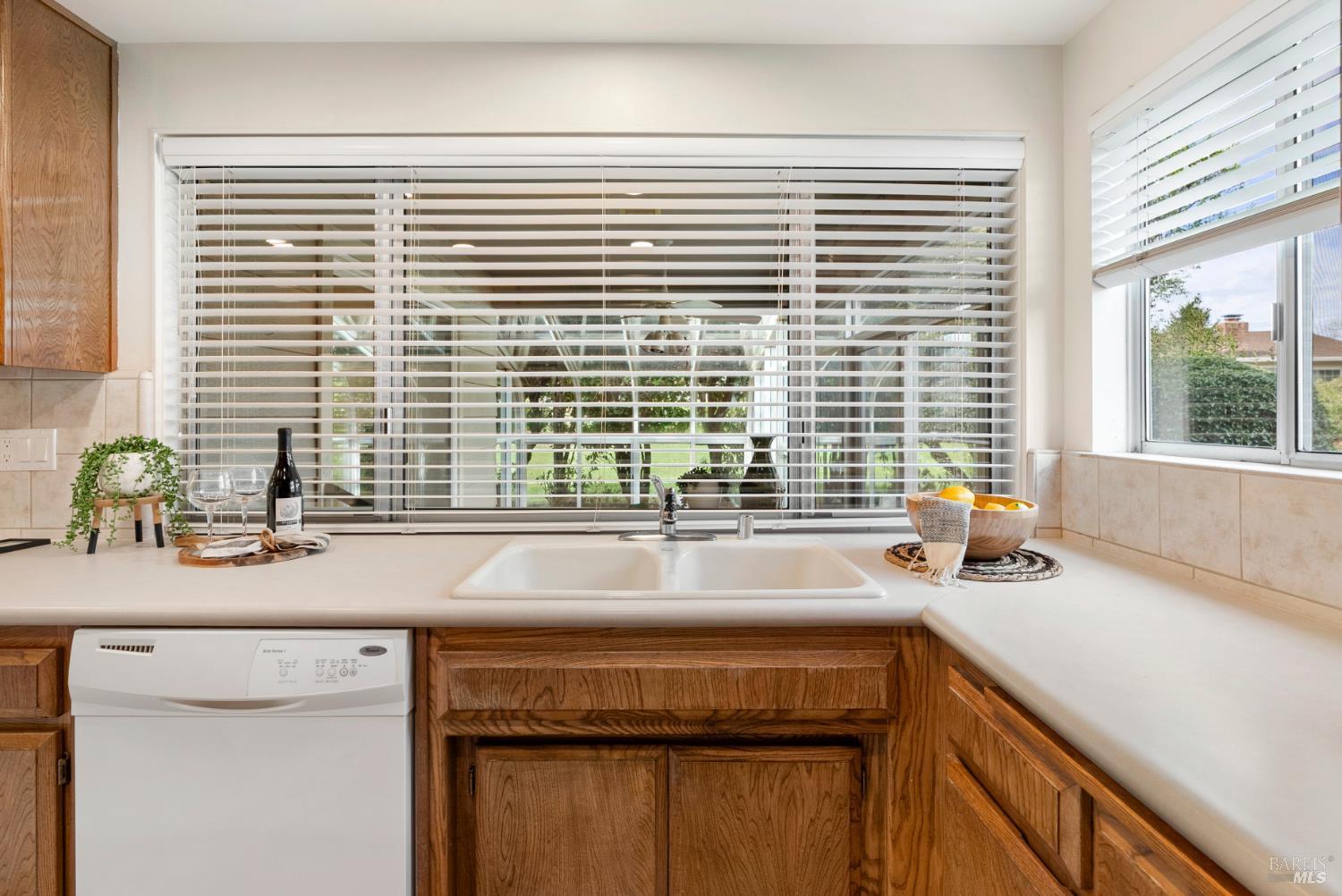 Detail Gallery Image 24 of 33 For 360 Twin Lakes Dr, Santa Rosa,  CA 95409 - 2 Beds | 2 Baths