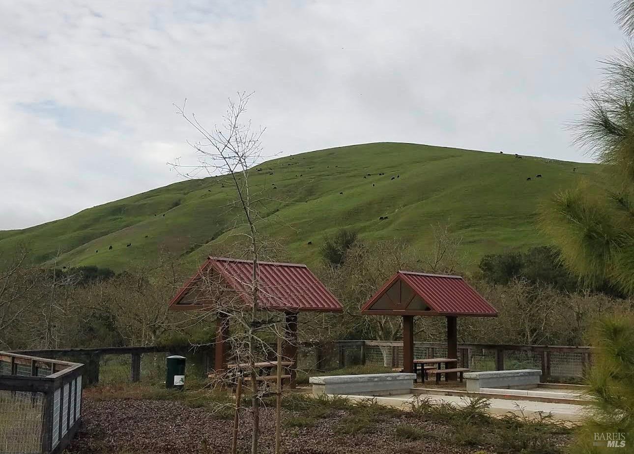 Detail Gallery Image 56 of 57 For 7280 Willow Creek Cir, Vallejo,  CA 94591 - 4 Beds | 2/1 Baths