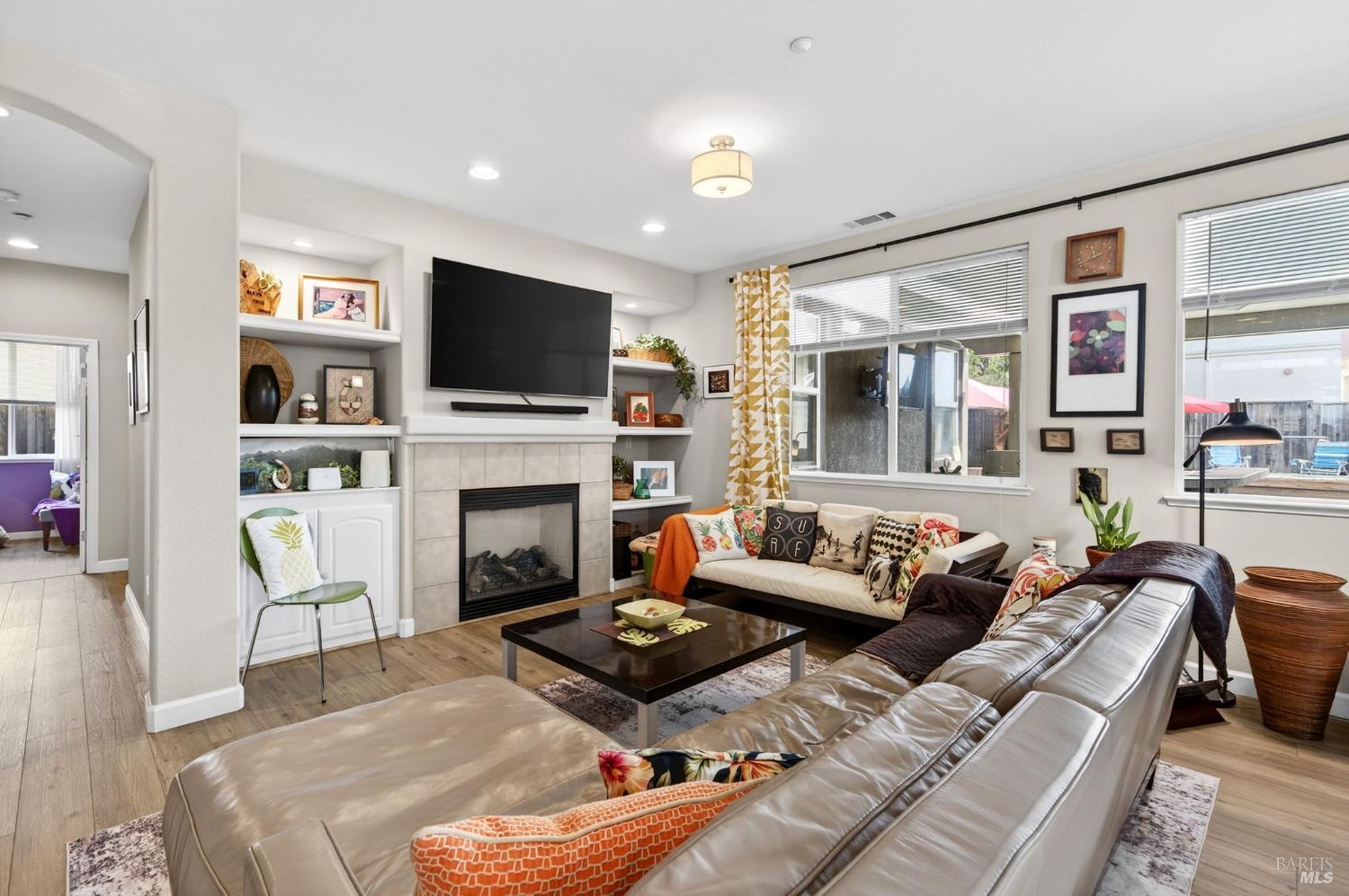 Detail Gallery Image 2 of 55 For 552 Cattail Ct, American Canyon,  CA 94503 - 4 Beds | 2 Baths