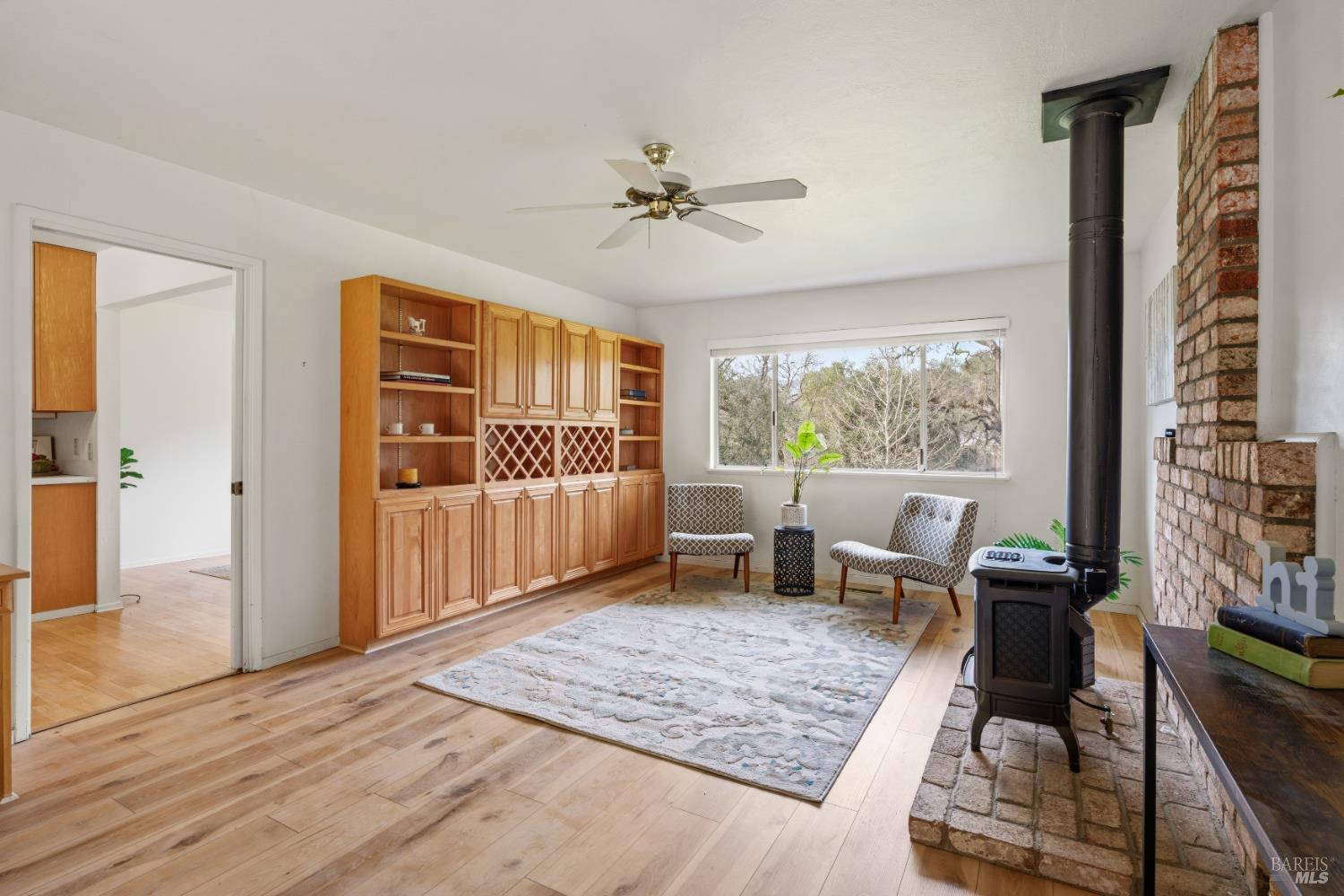 Detail Gallery Image 12 of 30 For 1261 Deerwood Dr, Ukiah,  CA 95482 - 4 Beds | 3 Baths