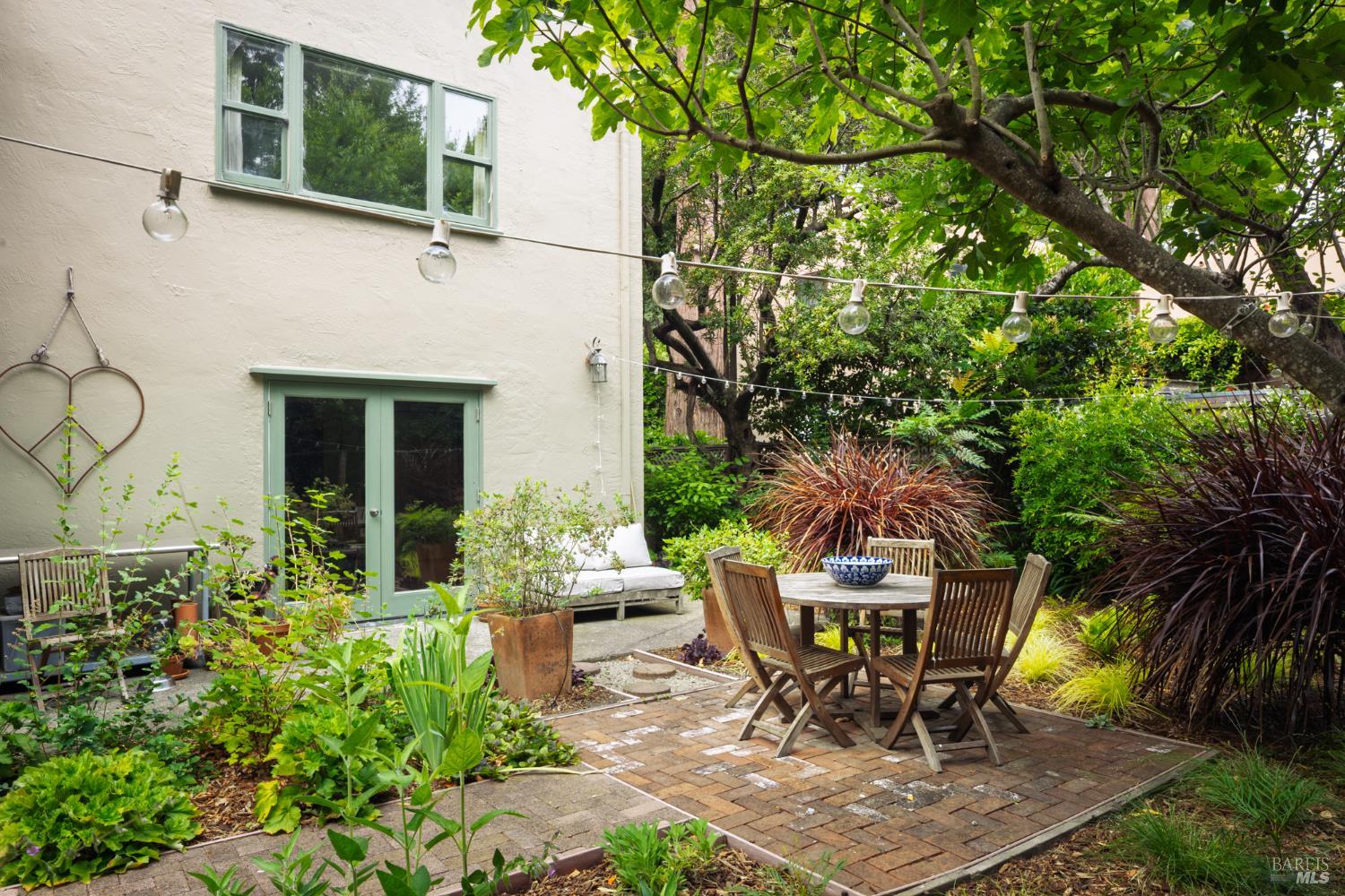 Detail Gallery Image 27 of 34 For 177 Miller Ave, Mill Valley,  CA 94941 - – Beds | – Baths