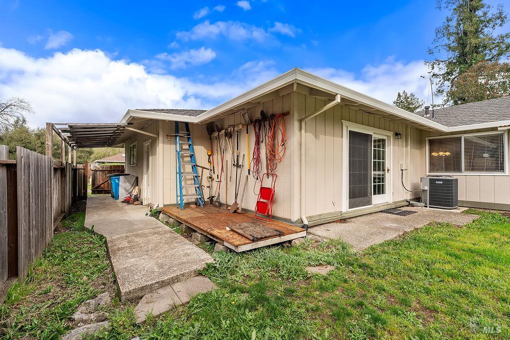 Detail Gallery Image 39 of 49 For 2336 Greenbriar Way, Santa Rosa,  CA 95409 - 3 Beds | 2 Baths