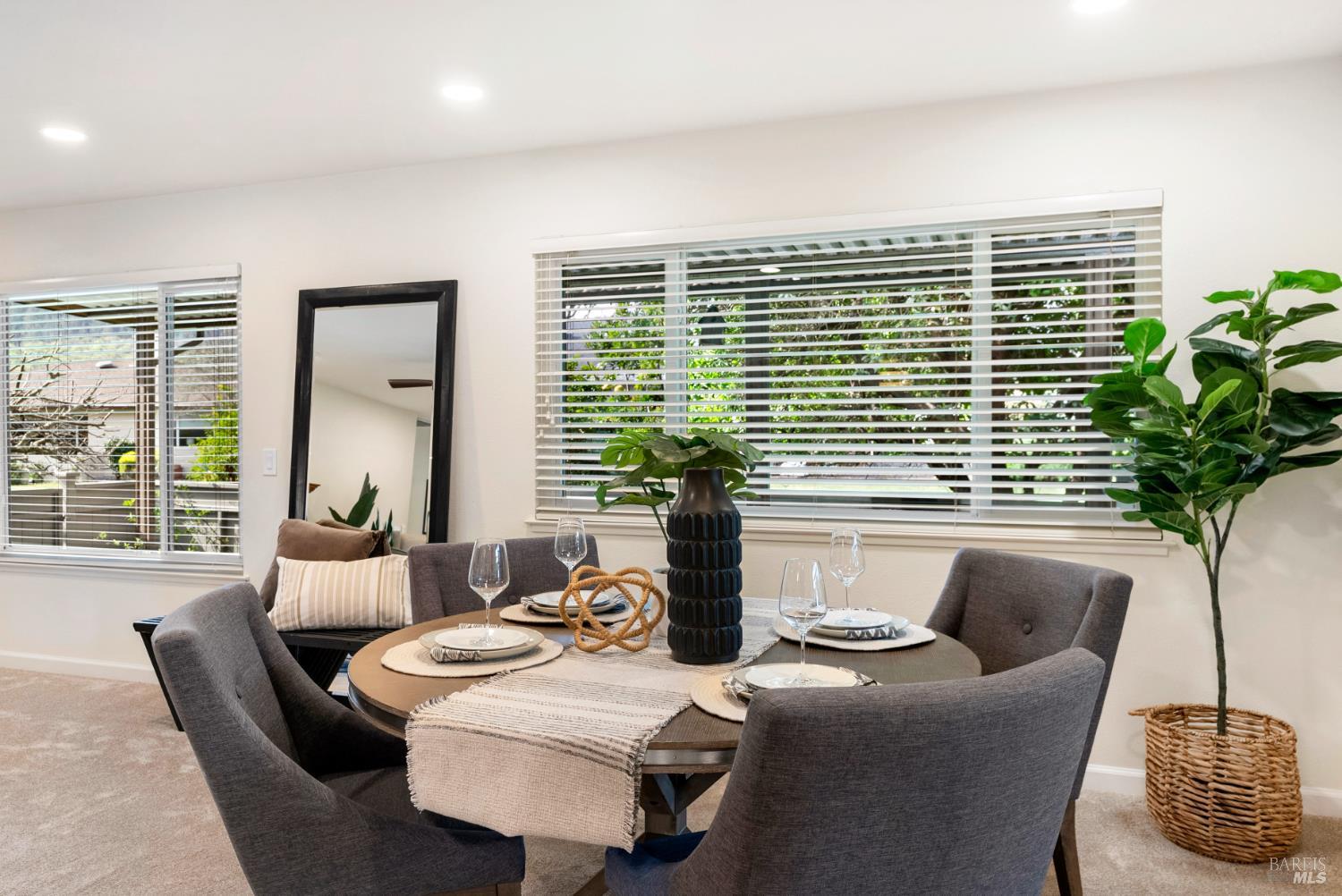 Detail Gallery Image 22 of 33 For 360 Twin Lakes Dr, Santa Rosa,  CA 95409 - 2 Beds | 2 Baths