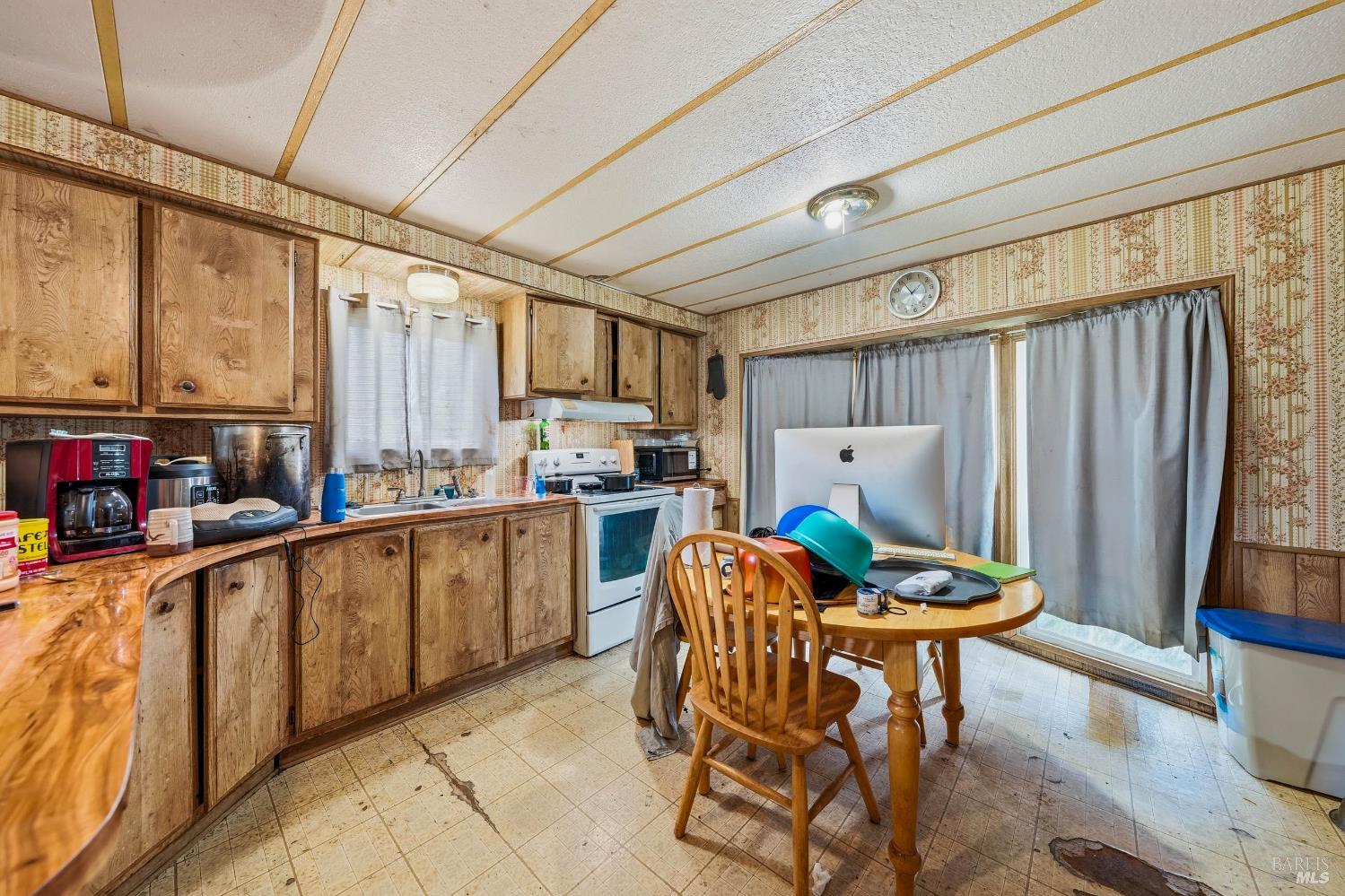 Detail Gallery Image 7 of 30 For 3393 Green Ave, Clearlake,  CA 95422 - 3 Beds | 2 Baths