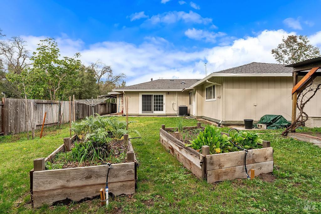 Detail Gallery Image 16 of 49 For 2336 Greenbriar Way, Santa Rosa,  CA 95409 - 3 Beds | 2 Baths