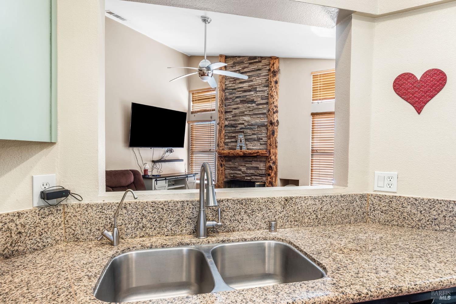 Detail Gallery Image 17 of 34 For 1695 Marenda Dr, Dixon,  CA 95620 - 3 Beds | 2 Baths