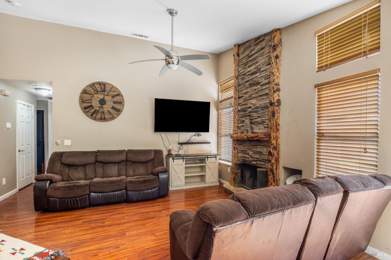 Detail Gallery Image 10 of 34 For 1695 Marenda Dr, Dixon,  CA 95620 - 3 Beds | 2 Baths