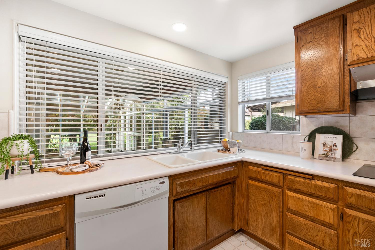 Detail Gallery Image 26 of 33 For 360 Twin Lakes Dr, Santa Rosa,  CA 95409 - 2 Beds | 2 Baths