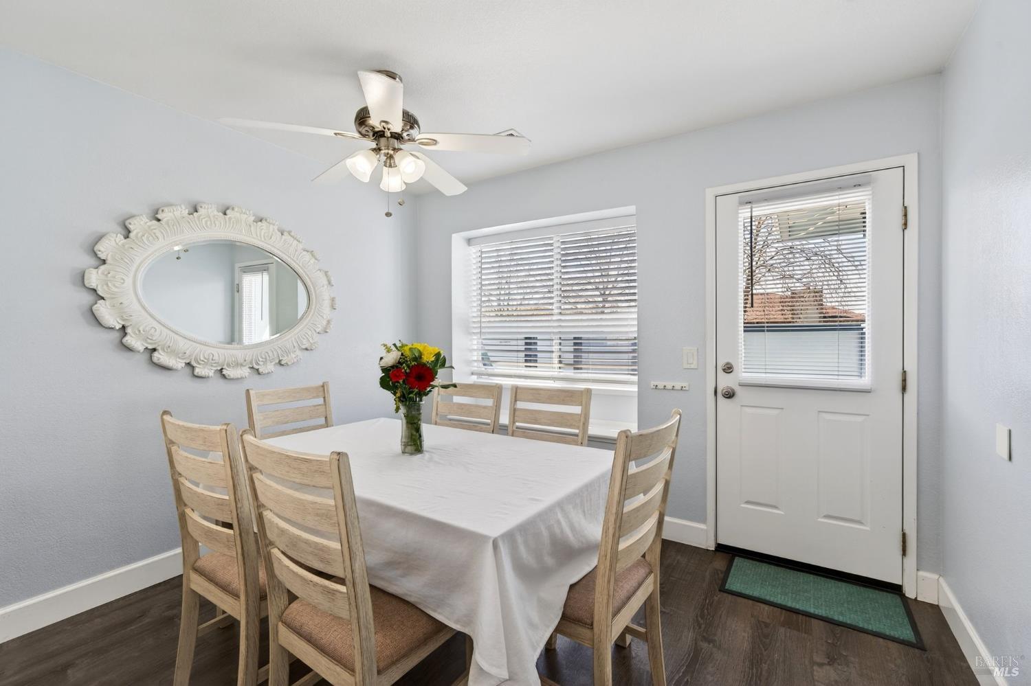 Detail Gallery Image 5 of 27 For 1936 Genoa Pl, Santa Rosa,  CA 95403 - 3 Beds | 2 Baths