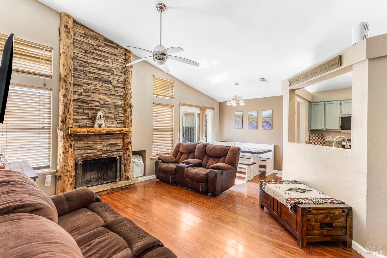 Detail Gallery Image 9 of 34 For 1695 Marenda Dr, Dixon,  CA 95620 - 3 Beds | 2 Baths