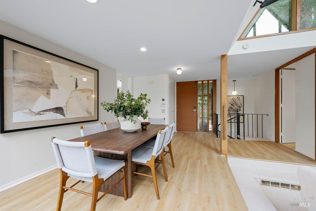 Detail Gallery Image 12 of 63 For 410 Monte Vista Ave, Mill Valley,  CA 94941 - 5 Beds | 3 Baths