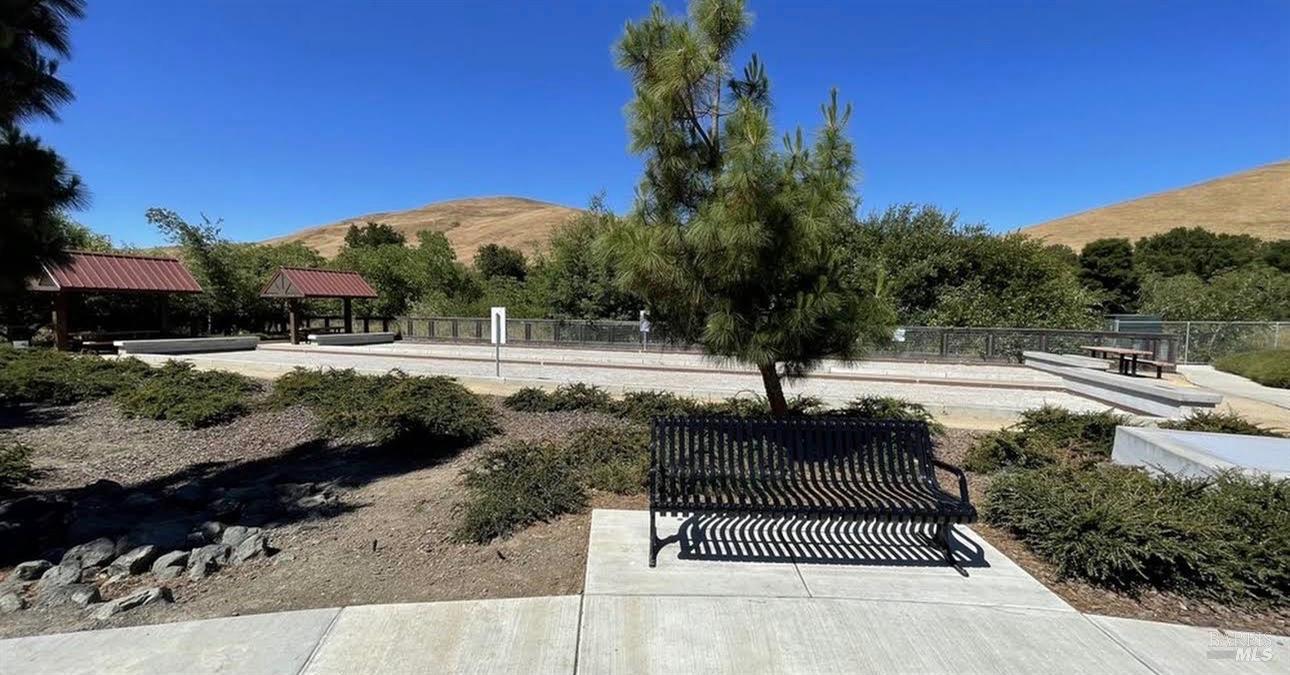 Detail Gallery Image 54 of 57 For 7280 Willow Creek Cir, Vallejo,  CA 94591 - 4 Beds | 2/1 Baths