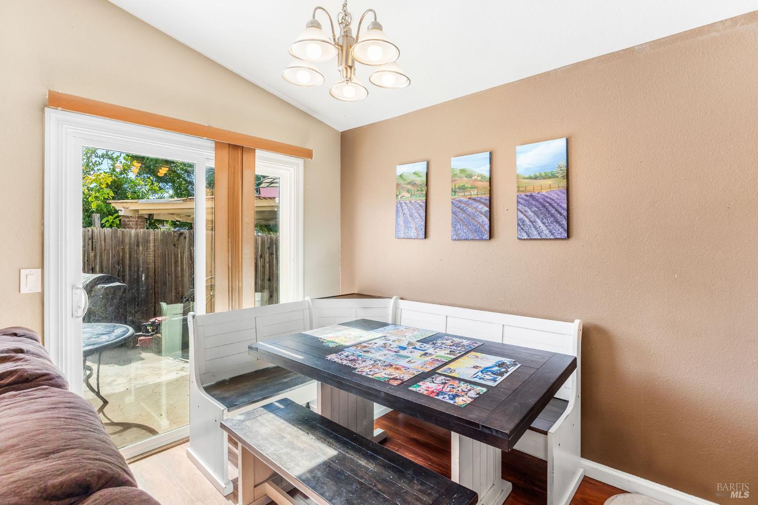 Detail Gallery Image 11 of 34 For 1695 Marenda Dr, Dixon,  CA 95620 - 3 Beds | 2 Baths