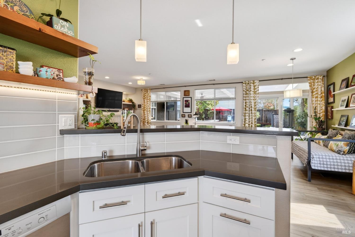 Detail Gallery Image 12 of 55 For 552 Cattail Ct, American Canyon,  CA 94503 - 4 Beds | 2 Baths