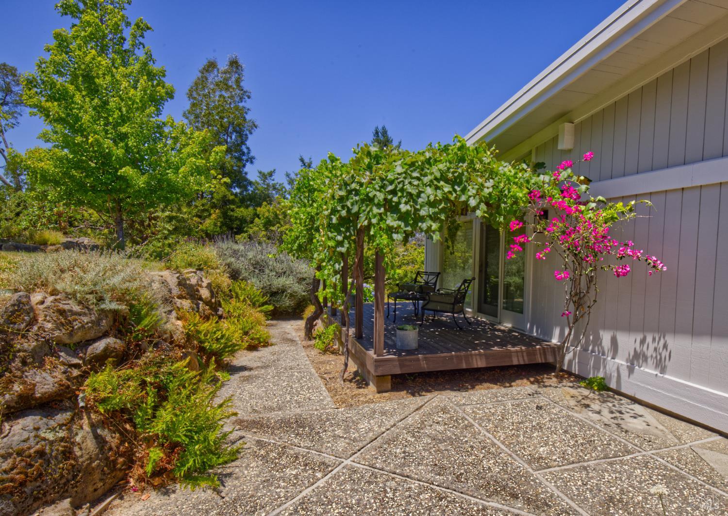 Detail Gallery Image 35 of 67 For 1755 Diamond Mountain Rd, Calistoga,  CA 94515 - 3 Beds | 3/1 Baths