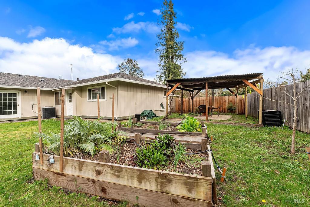 Detail Gallery Image 43 of 49 For 2336 Greenbriar Way, Santa Rosa,  CA 95409 - 3 Beds | 2 Baths