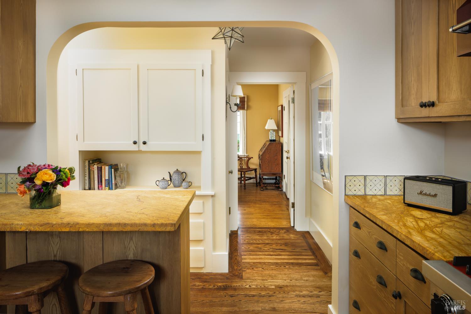 Detail Gallery Image 10 of 34 For 177 Miller Ave, Mill Valley,  CA 94941 - 2 Beds | 2 Baths