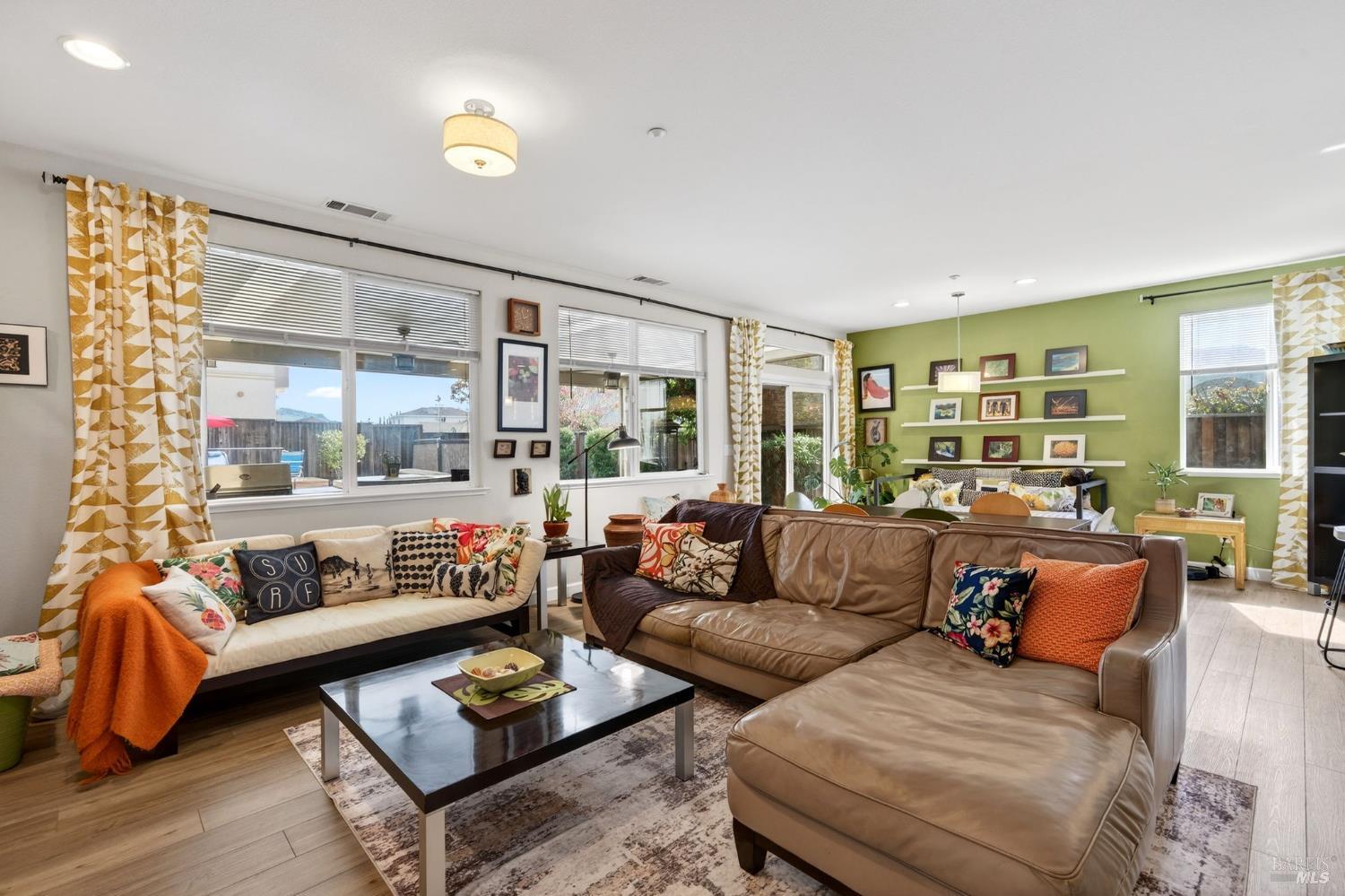 Detail Gallery Image 5 of 55 For 552 Cattail Ct, American Canyon,  CA 94503 - 4 Beds | 2 Baths