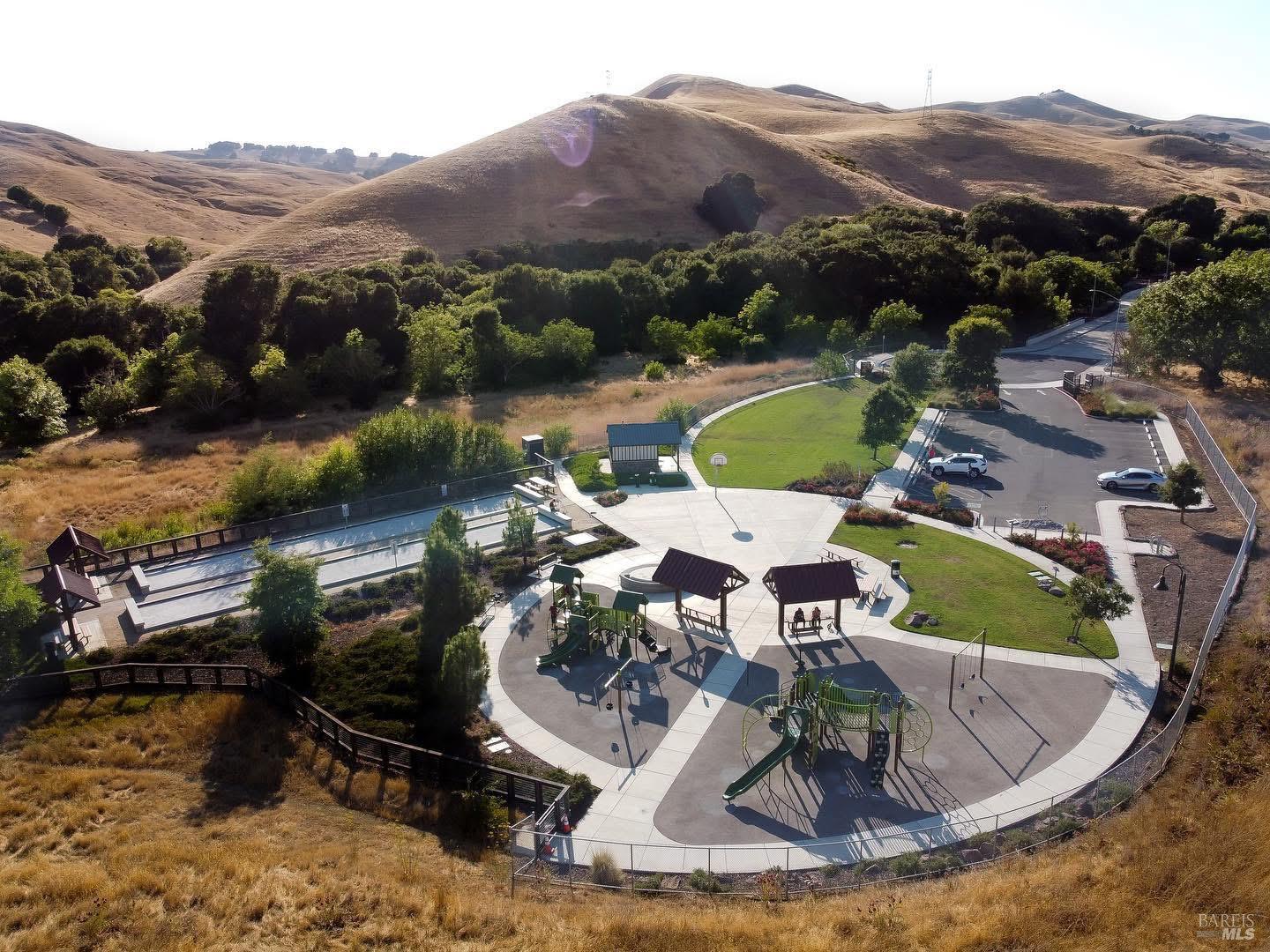 Detail Gallery Image 48 of 57 For 7280 Willow Creek Cir, Vallejo,  CA 94591 - 4 Beds | 2/1 Baths