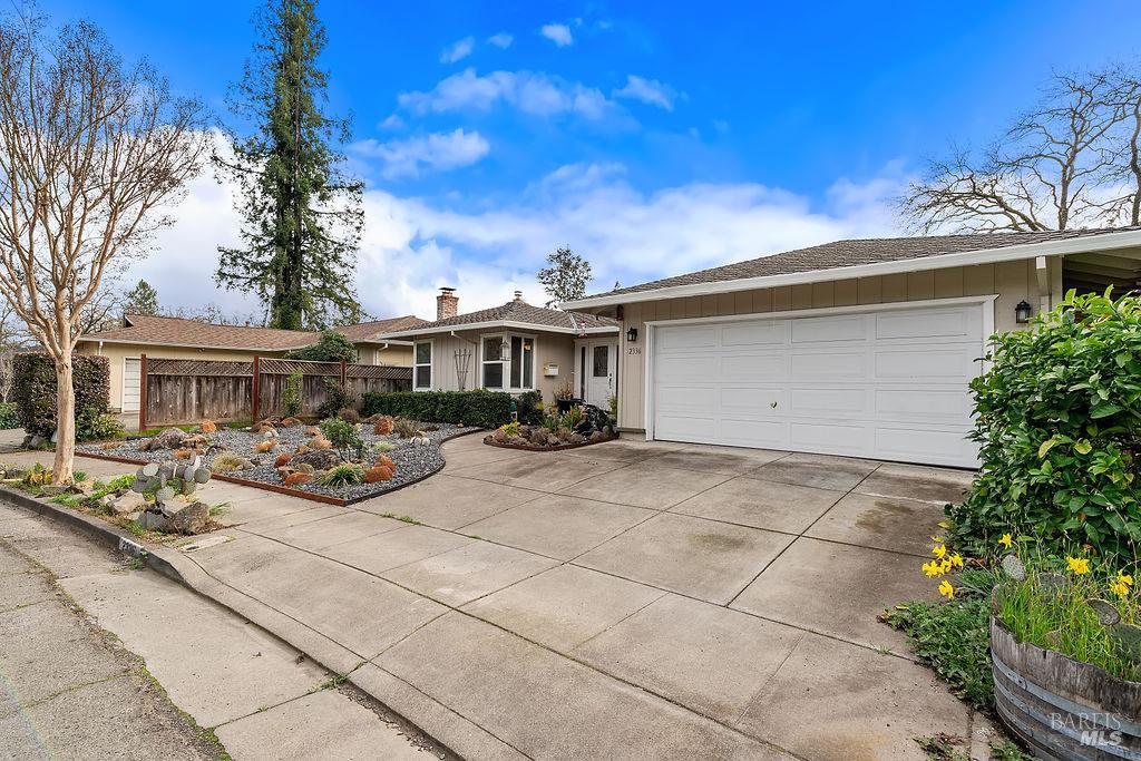 Detail Gallery Image 17 of 49 For 2336 Greenbriar Way, Santa Rosa,  CA 95409 - 3 Beds | 2 Baths