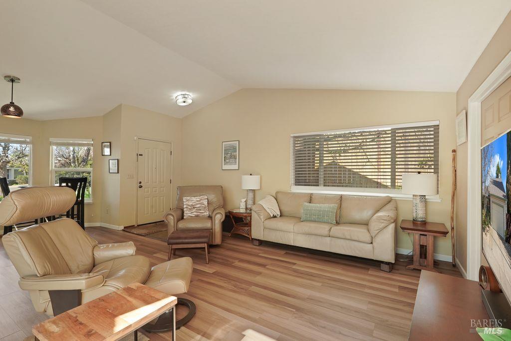 Detail Gallery Image 7 of 46 For 1000 Topsail Dr, Vallejo,  CA 94591 - 4 Beds | 2 Baths